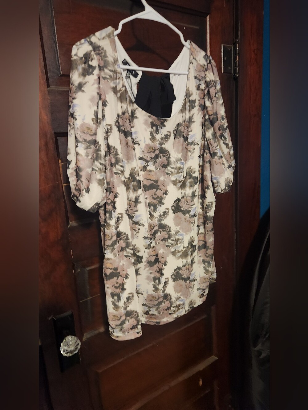 Maurices Floral Puff-Sleeve Women’s Top - Cream and Taupe